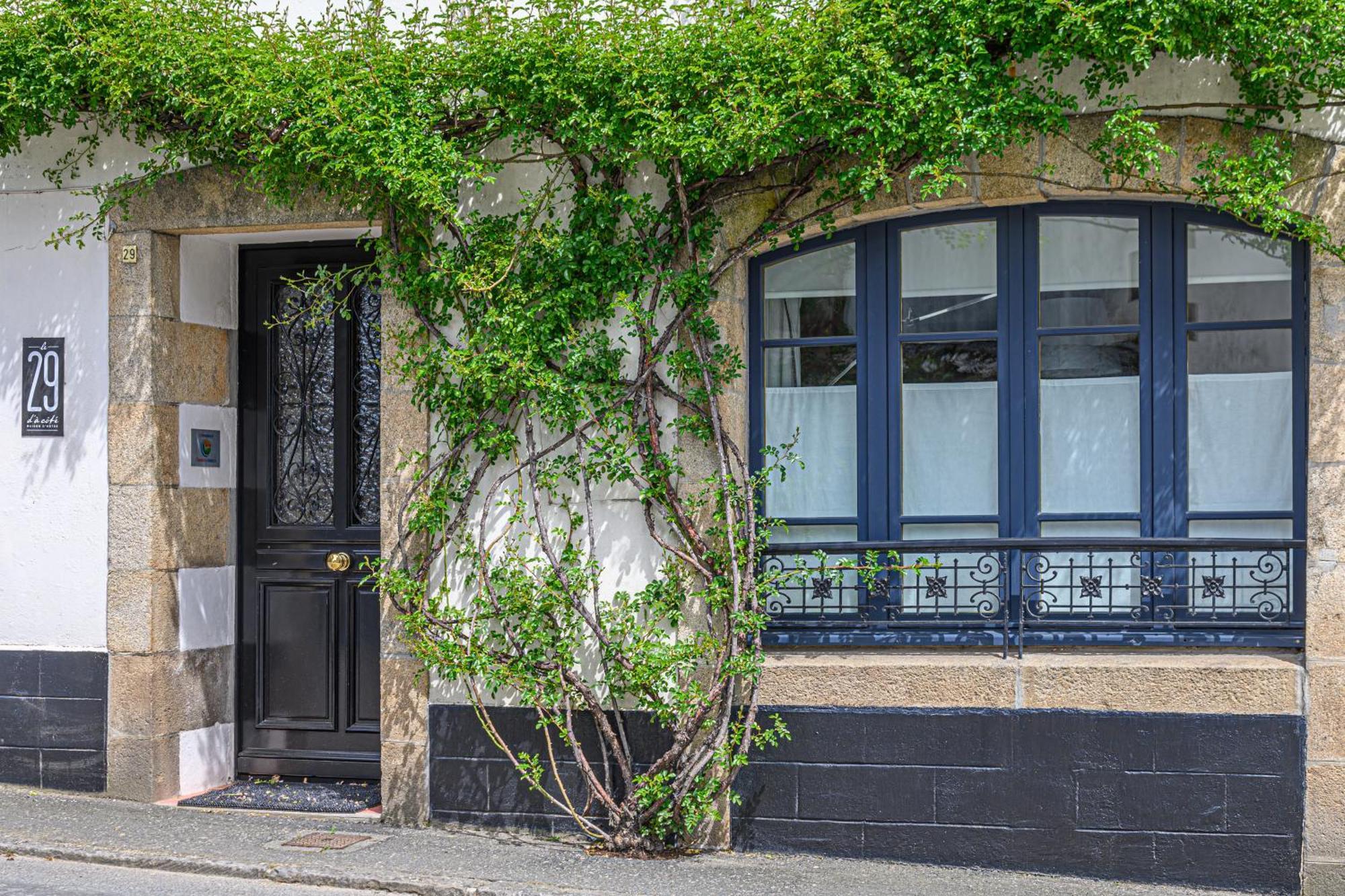 Le 29 D'A Cote Bed and Breakfast Pont-Croix Exteriör bild